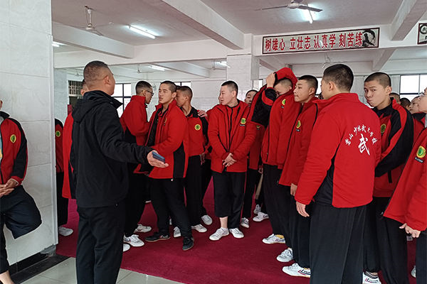 嵩山少林武术学校招生联系电话是多少？怎么样？